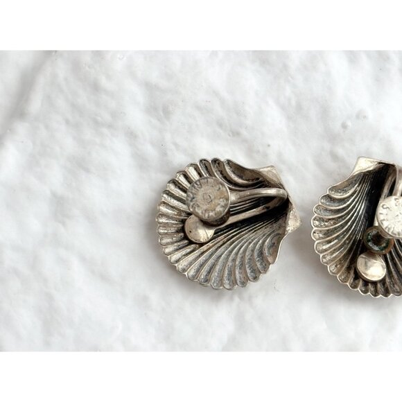 Seashell Carved Vintage Scalloped Screw Back Sterling Silver 925 Stud Earrings - Picture 6 of 12